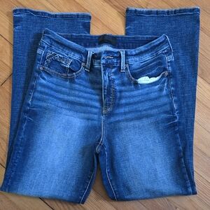 Buckle Women's Skinny Jeans in Medium Blue Denim